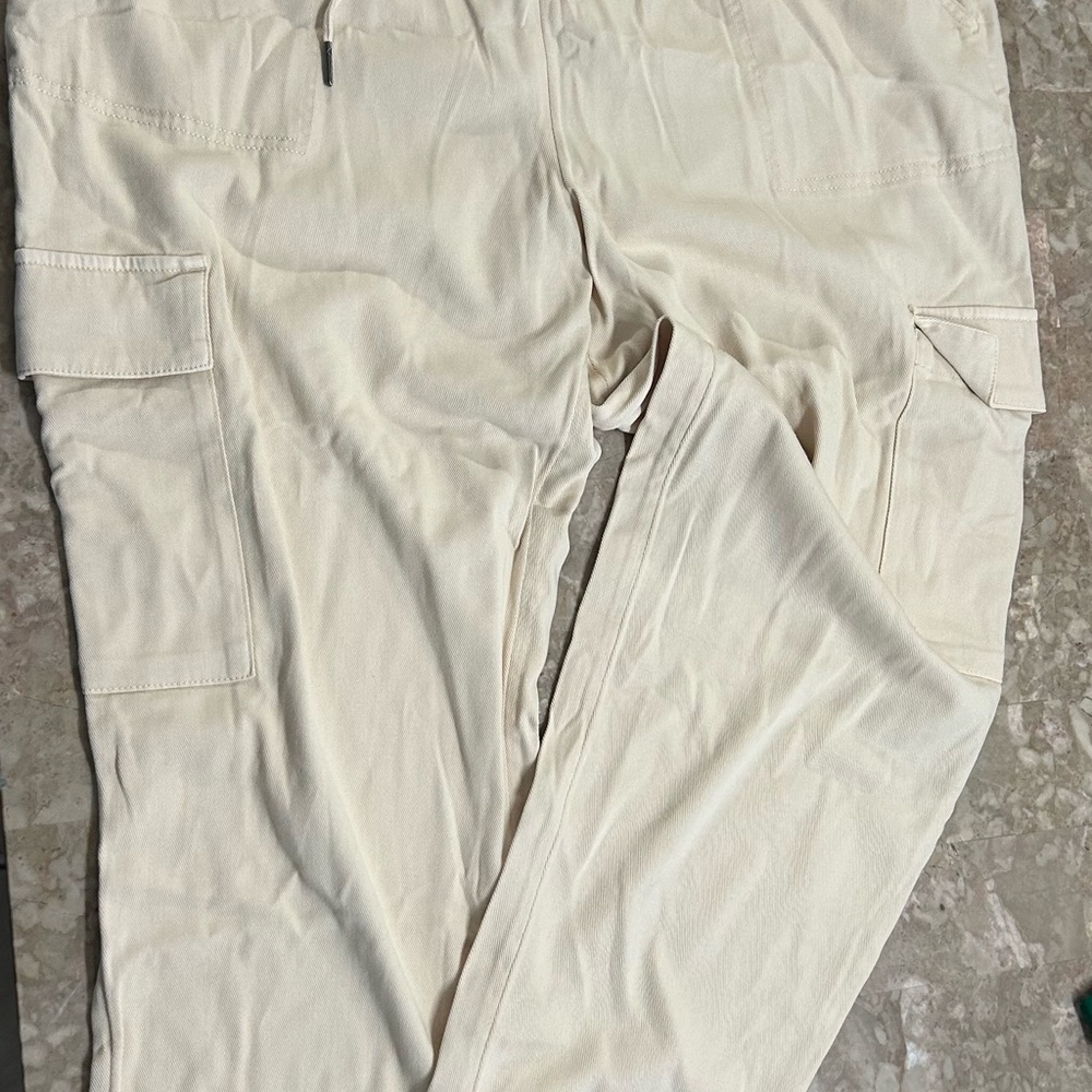 Banana Republic Men's Light Beige Cargo Pants